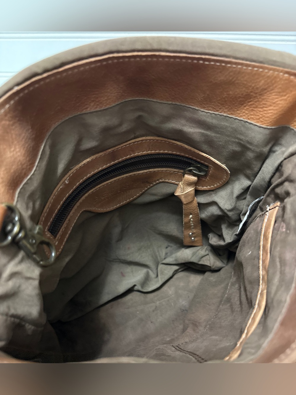 BED STU Venice Beach Brown Tan Rustic Leather Crossbody Satchel Bag Tote - Picture 10 of 11